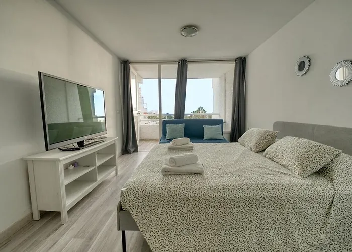 In Americas * أذيخي